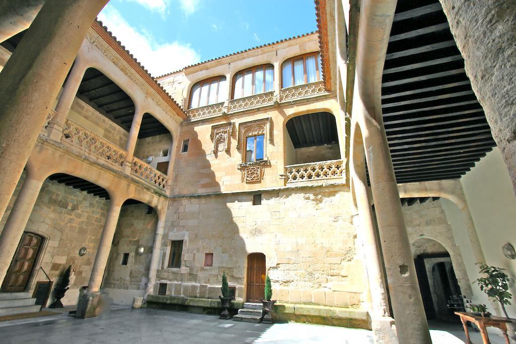 Posada Real Castillo Del Buen Amor Topas Екстер'єр фото