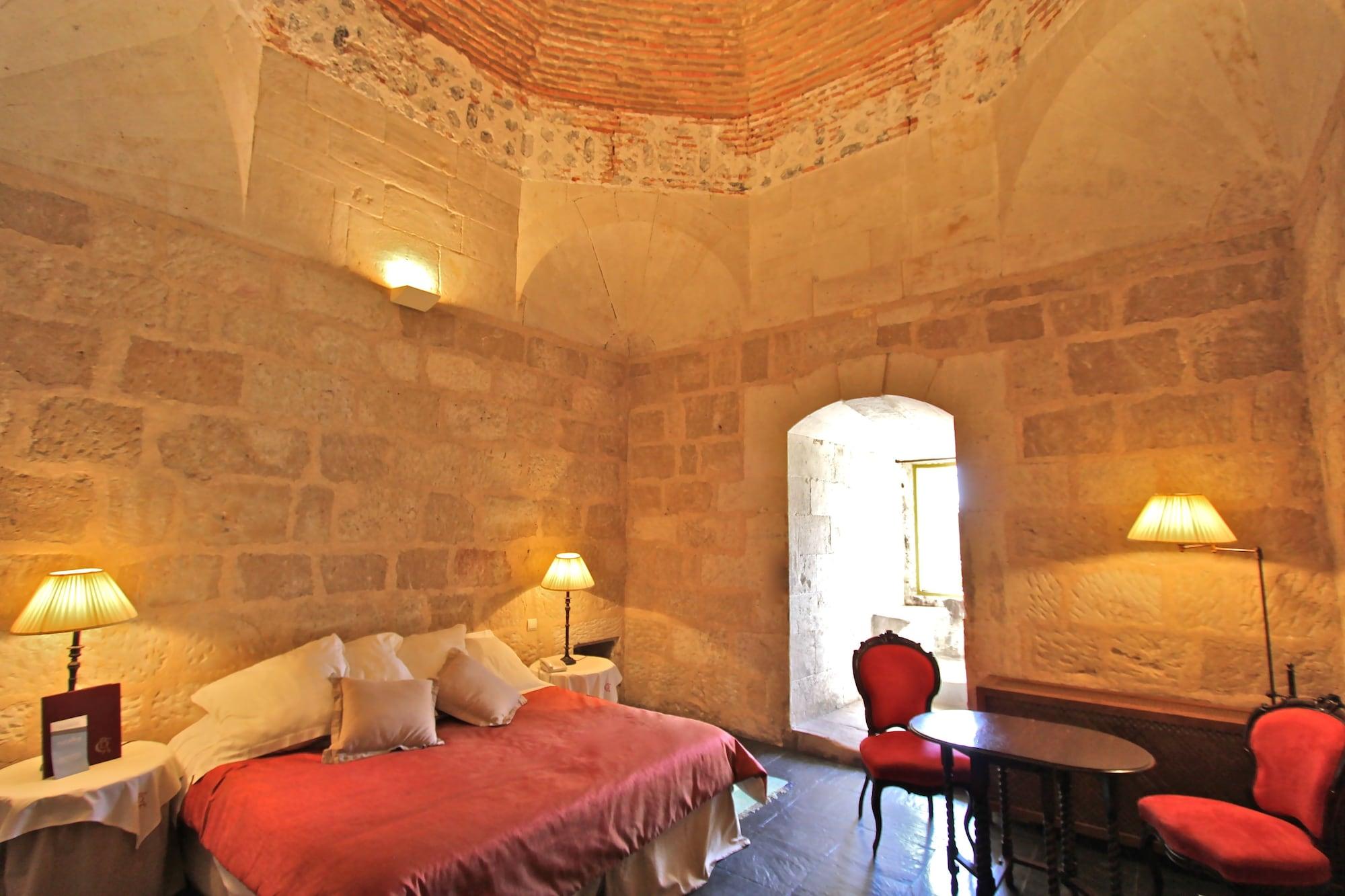 Posada Real Castillo Del Buen Amor Topas Екстер'єр фото