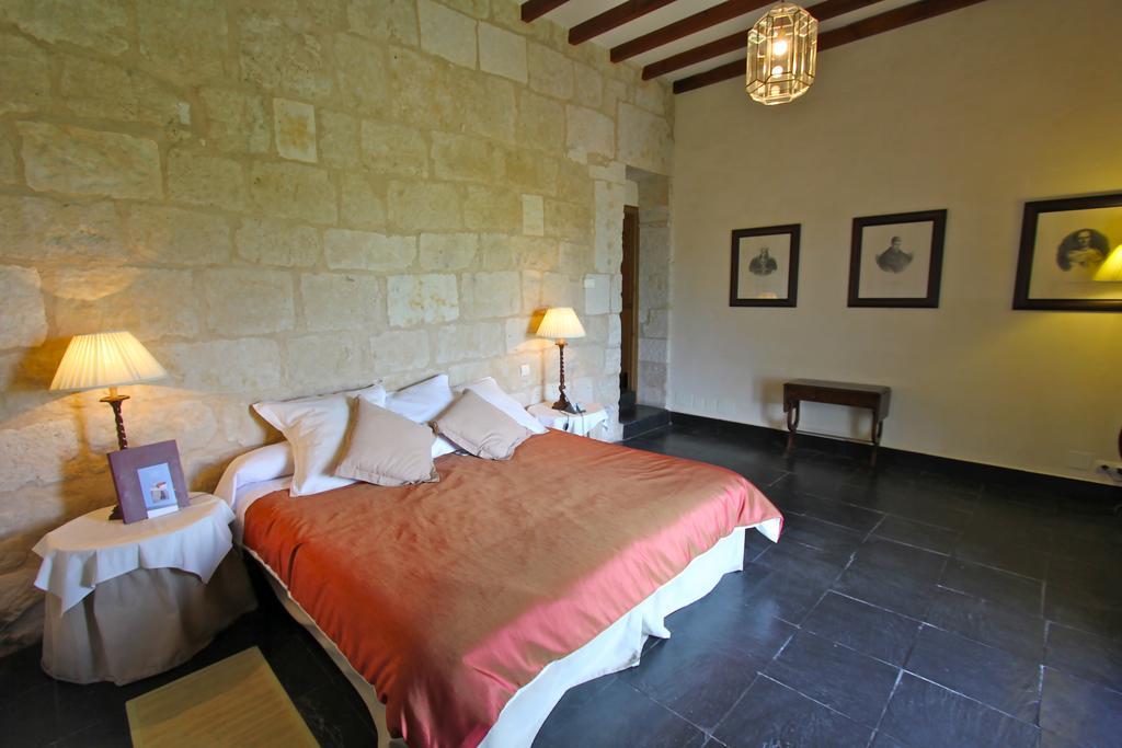 Posada Real Castillo Del Buen Amor Topas Екстер'єр фото