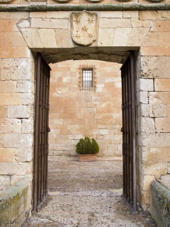 Posada Real Castillo Del Buen Amor Topas Екстер'єр фото