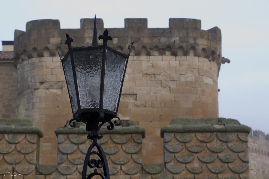 Posada Real Castillo Del Buen Amor Topas Екстер'єр фото