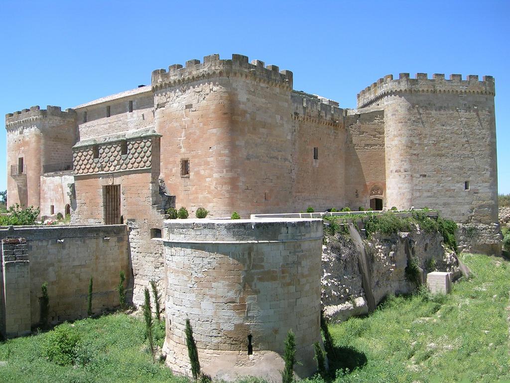 Posada Real Castillo Del Buen Amor Topas Екстер'єр фото