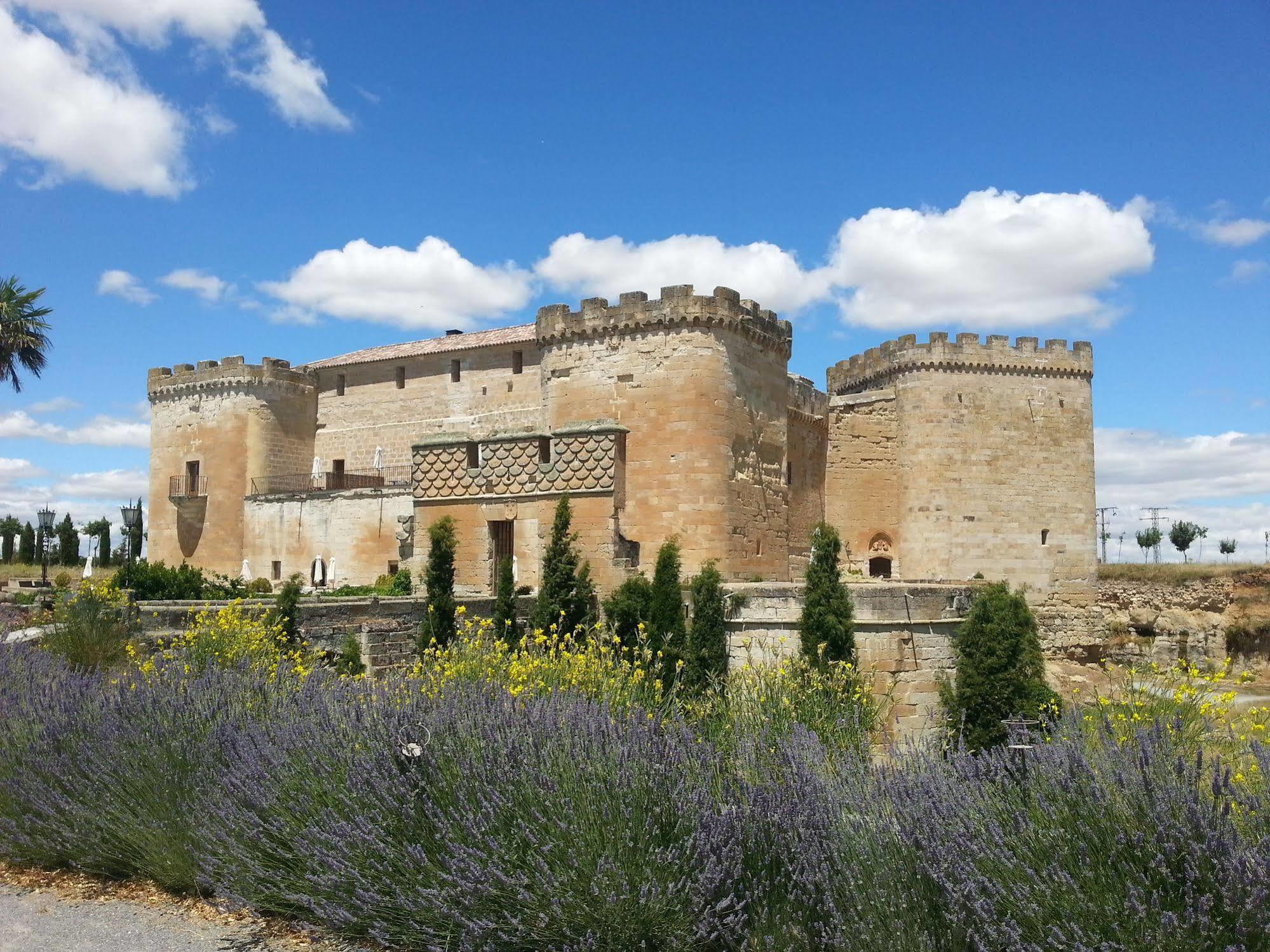 Posada Real Castillo Del Buen Amor Topas Екстер'єр фото