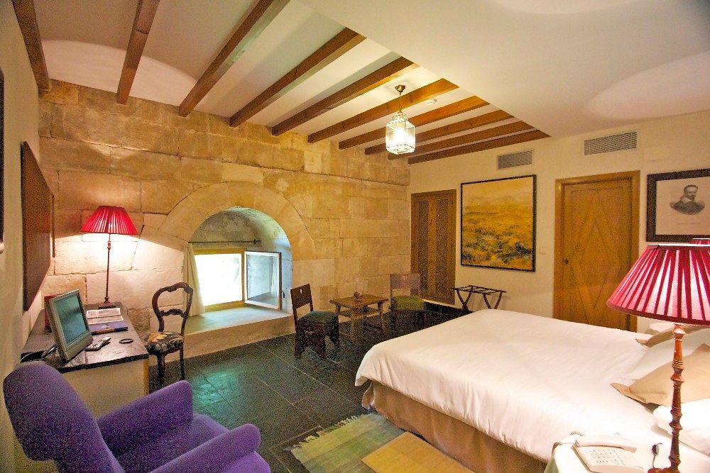 Posada Real Castillo Del Buen Amor Topas Екстер'єр фото